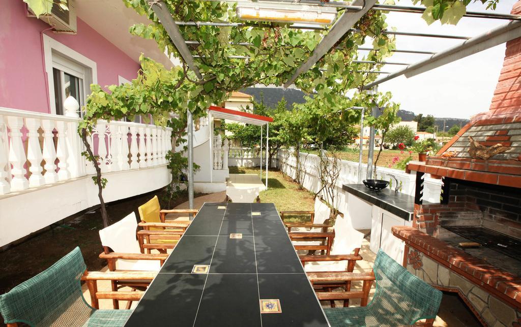 Nereids Apartments And Studios 크리시 아모우디아 객실 사진