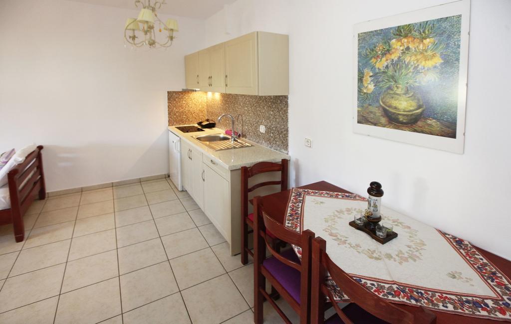 Nereids Apartments And Studios 크리시 아모우디아 외부 사진
